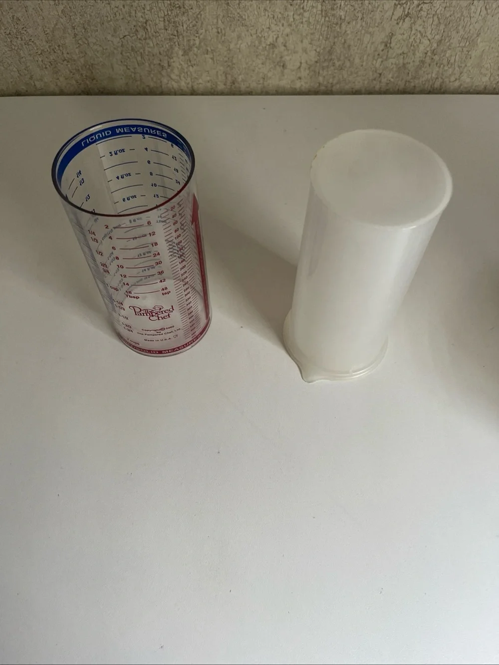 Pampered Chef Measure All Cup 2225 Adjustable Plunger Design, 2 Cup Capacity